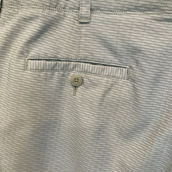 Ben Hogan Men's Flat Front Bermuda Golf Shorts Sz 40 in Gray  Activewear - Picture 10 of 16